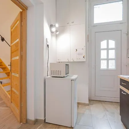 Cool In The Center With Patio, Szovetseg Street Appartement Budapest