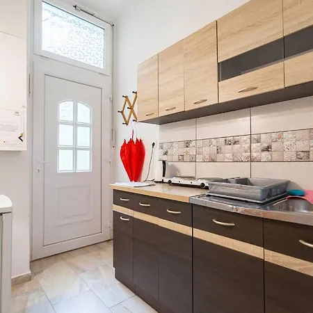 Appartement Cool In The Center With Patio, Szovetseg Street Budapest